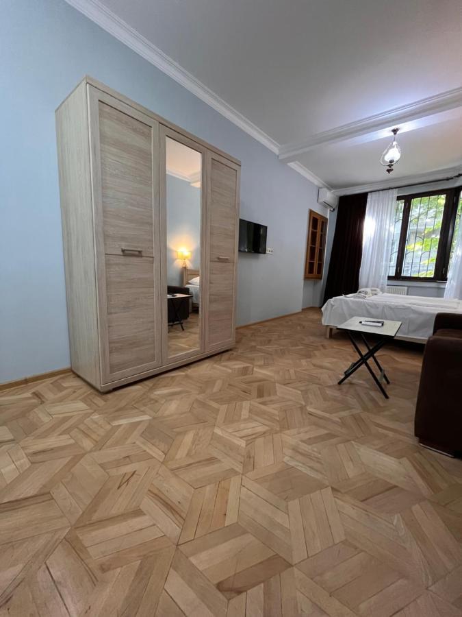 City Center Apartment Tbilisi Bagian luar foto